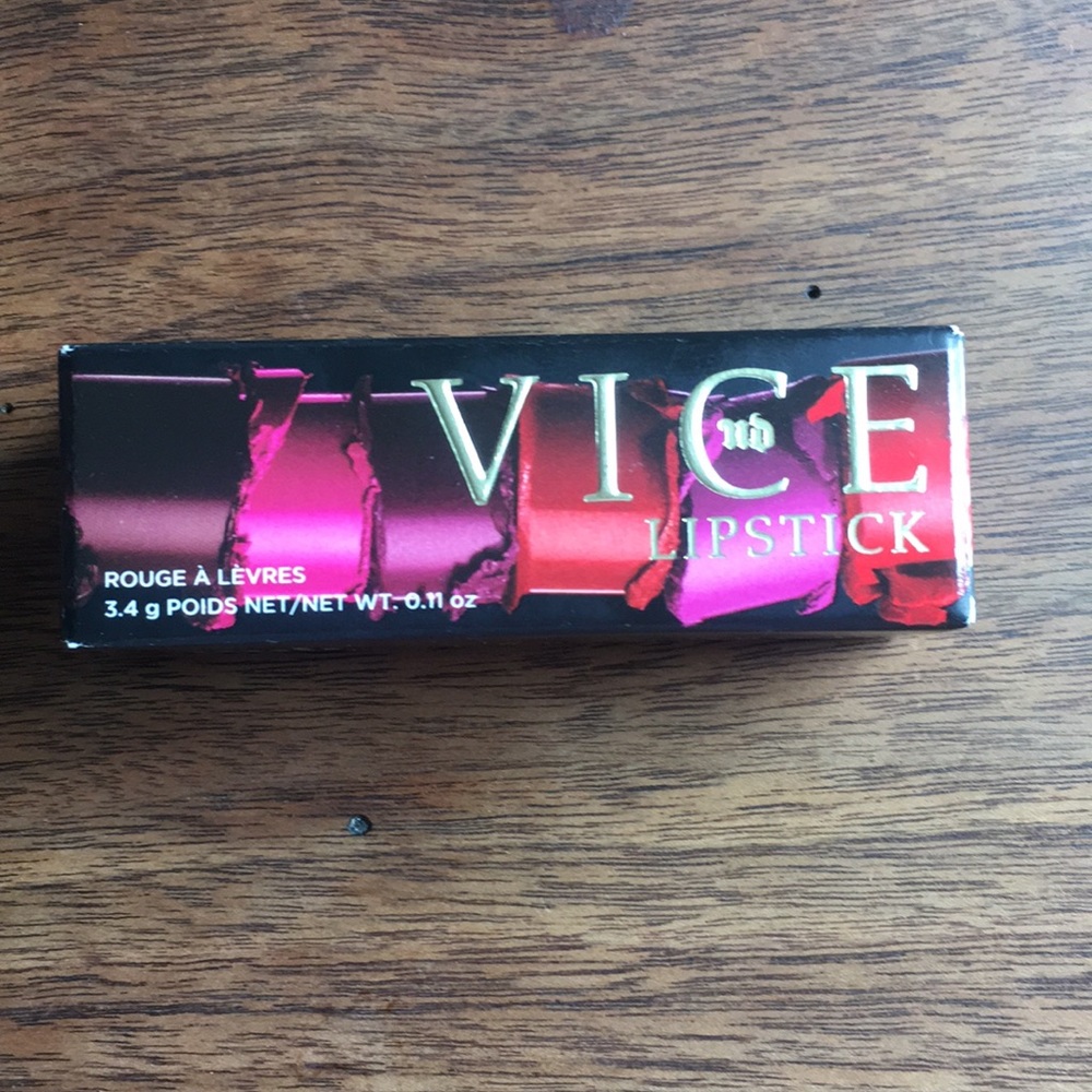 Urban Decay Vice lipstick in Backtalk